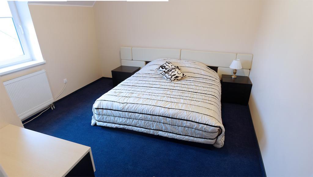 Luka Hotel Marijampole Bagian luar foto