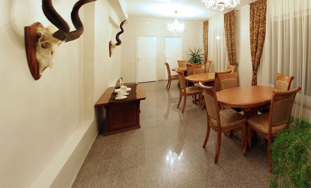 Luka Hotel Marijampole Bagian luar foto